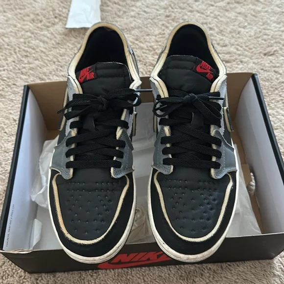 Air Jordan 1 Retro Low - Picture 2 of 5